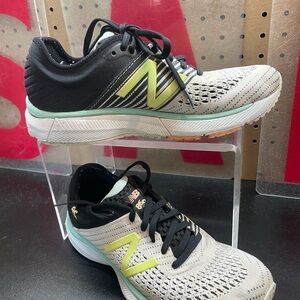 New Balance 860 Black and Cream Athletic Sneakers women’s size 8 workout